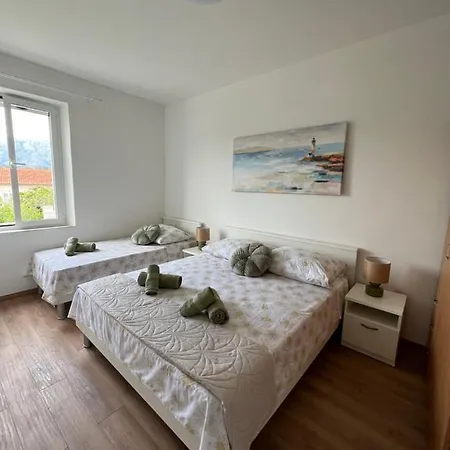 Lovely Ana * Sucuraj